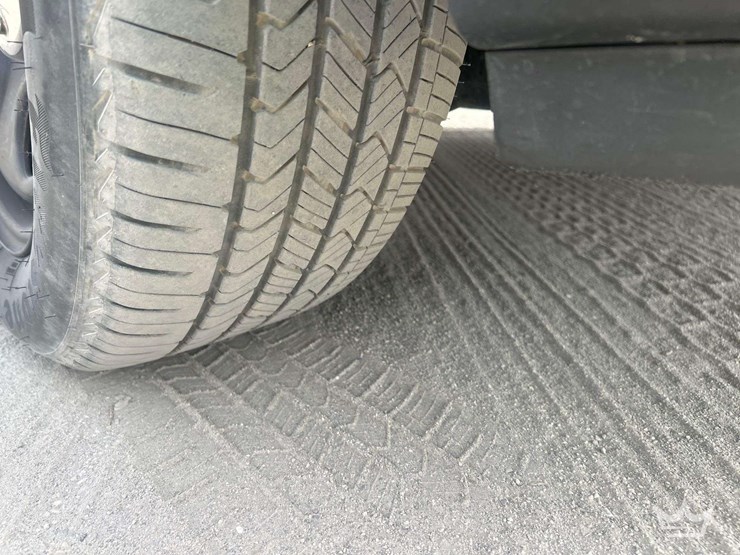 2017-ford-explorer-image-28