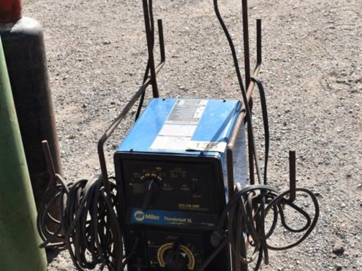 miller-225-electric-welder-image-1