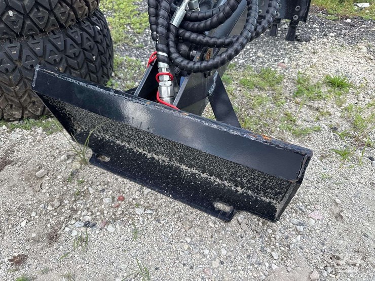 2025-giyi-gy-zwb-hydraulic-backhoe-arm-with-tooth-bucket-mini-skid-steer-attachment-image-4