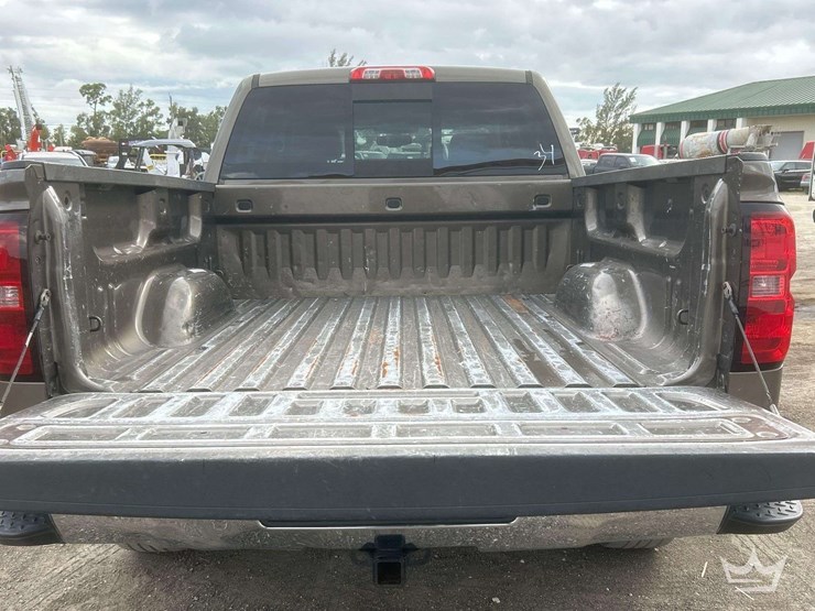 2014-chevrolet-silverado-4x4-crew-cab-pickup-truck-image-14