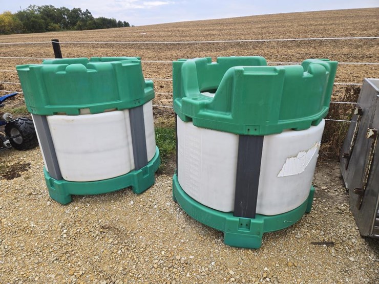 #5926-•-(2)-150-gallon-poly-totes-image-2