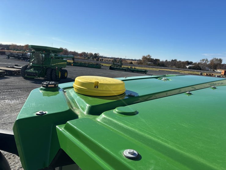 2024-john-deere-8r-410-image-71