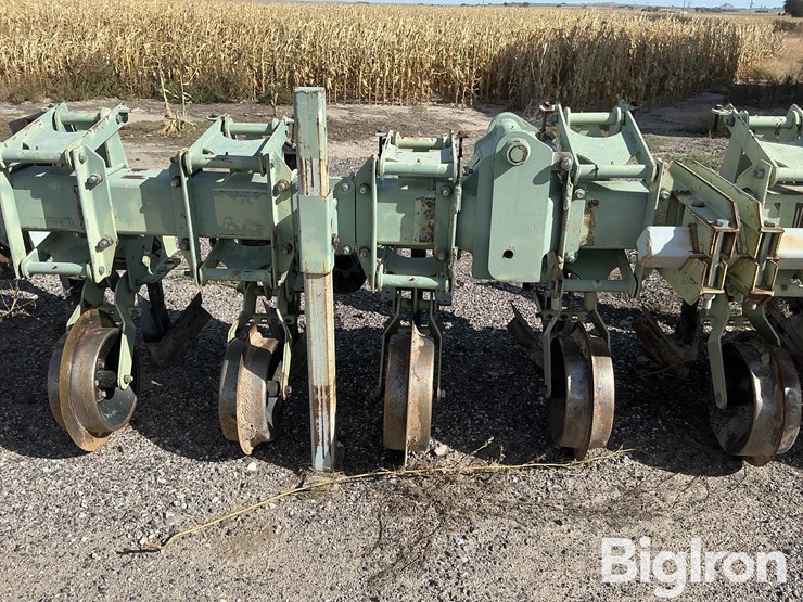 orthman-16r22"-ditcher/cultivator-w/-sleds-image-16