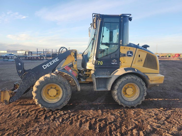 john-deere-324-image-5