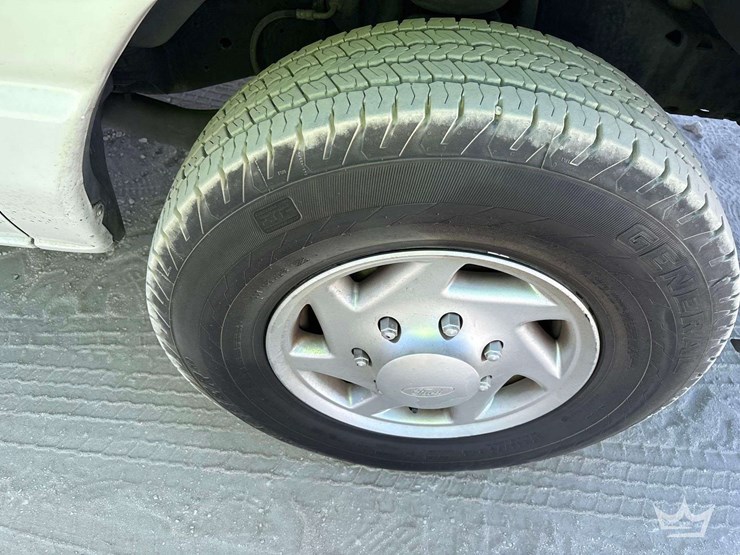 2012-ford-cargo-image-7