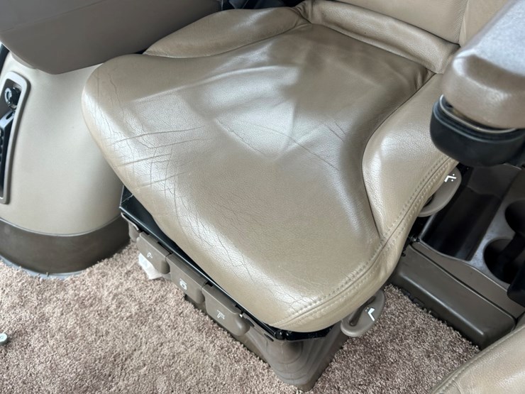 2013-john-deere-9560rt-image-30