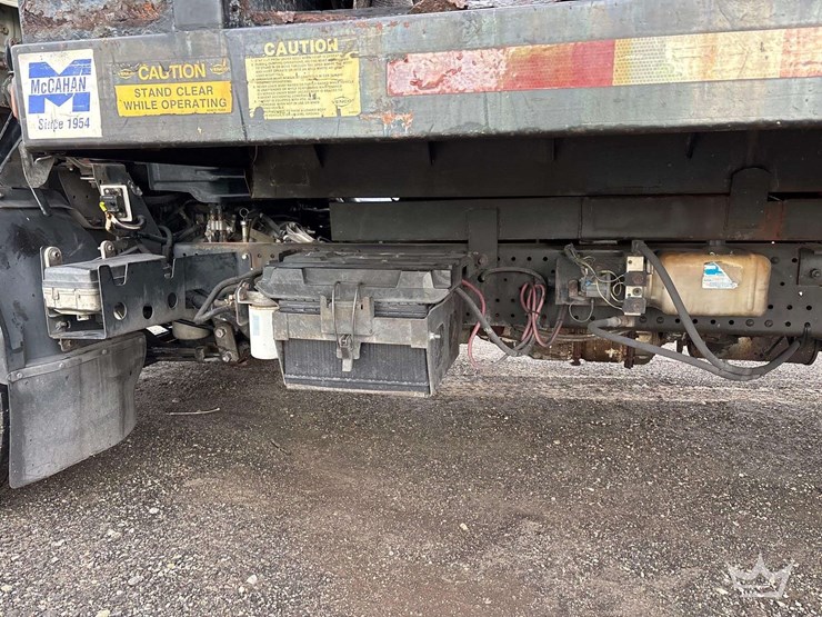 2008-isuzu-npr-image-11