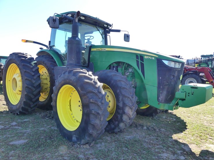 2015-john-deere-8370r-image-2