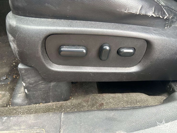 2015-ford-explorer-image-9