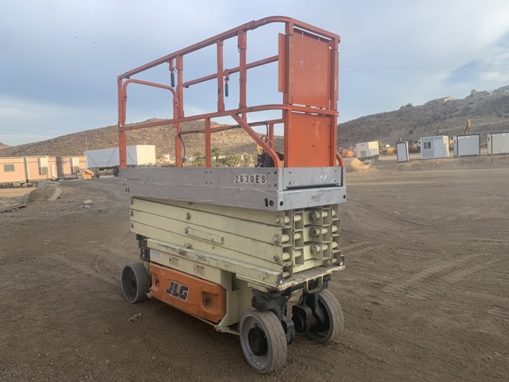 2004-jlg-2630es-image-2