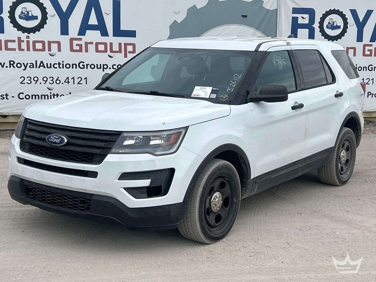 2016-ford-explorer-image-1