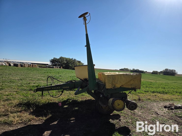 john-deere-7000-image-8