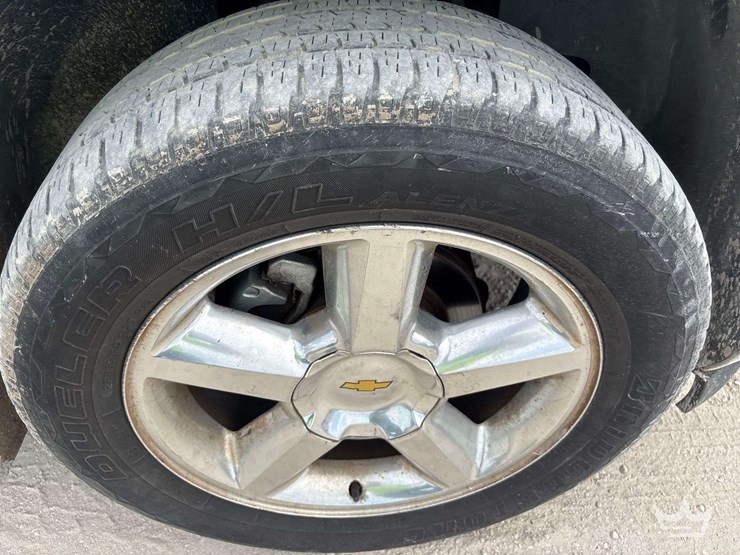 2010-chevrolet-tahoe-image-20