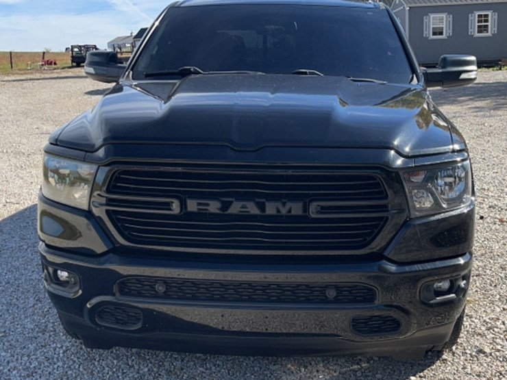 2019-ram-1500-big-horn-image-3
