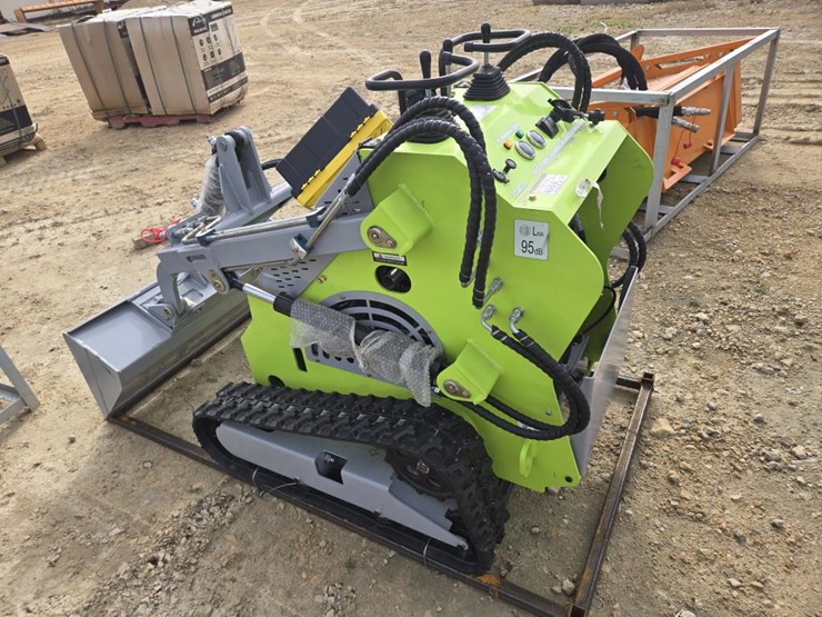 #6012-•-new-landhero-mini-skid-steer-loader-w/-tracks-image-4