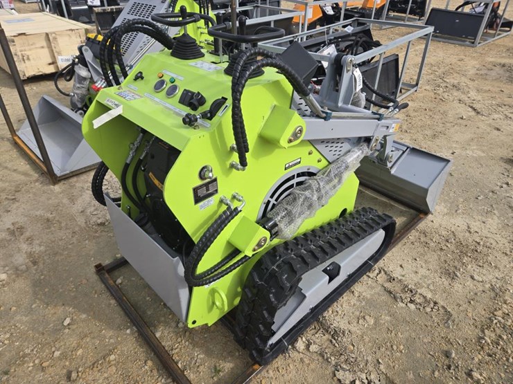 #6012-•-new-landhero-mini-skid-steer-loader-w/-tracks-image-8