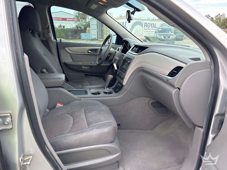 2015-chevrolet-traverse-image-23