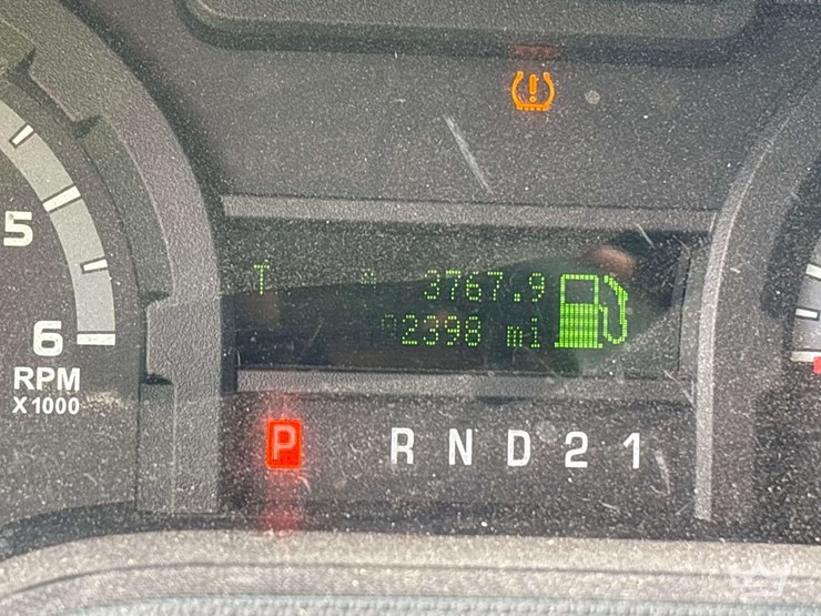 2013-ford-cargo-image-6