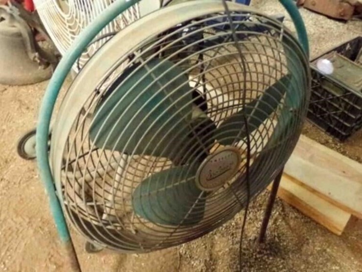 2---metal-fans-image-2