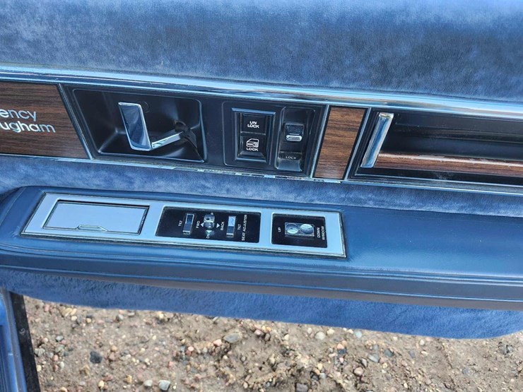 1985-oldsmobile-ninety-eight-regency-image-98