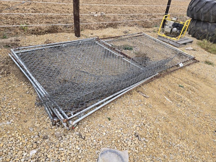 #5923-•-chain-link-gates-image-1