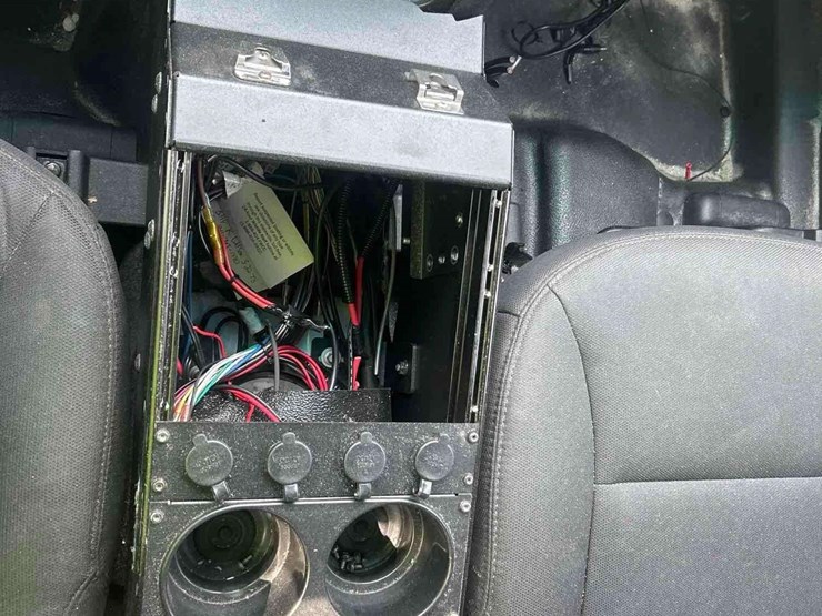 2017-ford-explorer-image-15