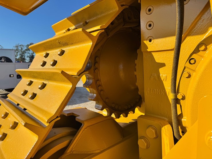 2019-caterpillar-d8t-image-19