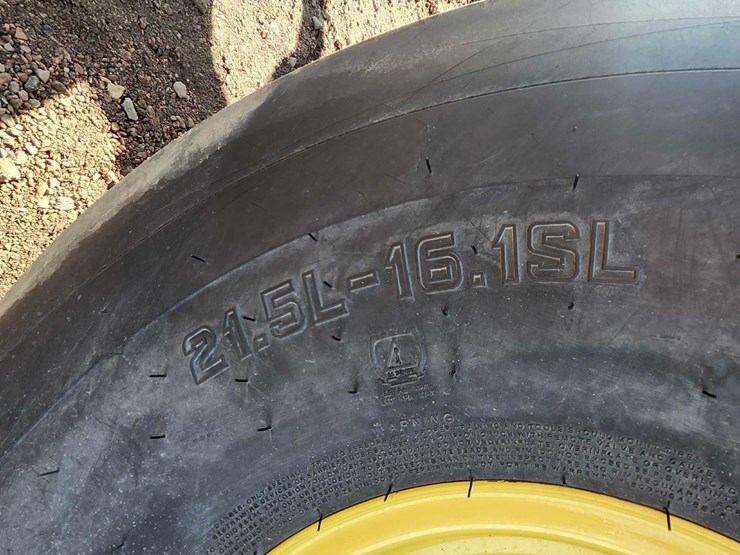 2021-john-deere-560r-image-38