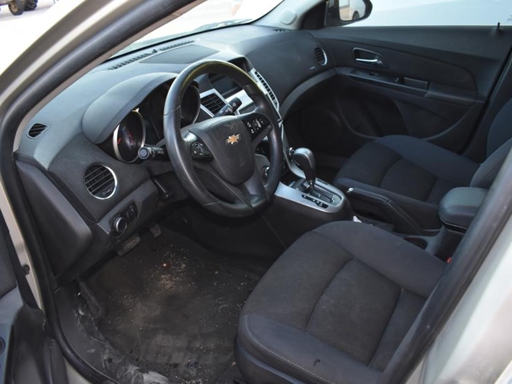 2016-chevrolet-cruze-lt-car-(vin-#-1g1pe5sb4g7101631)-(showing-appx-80,352-image-5