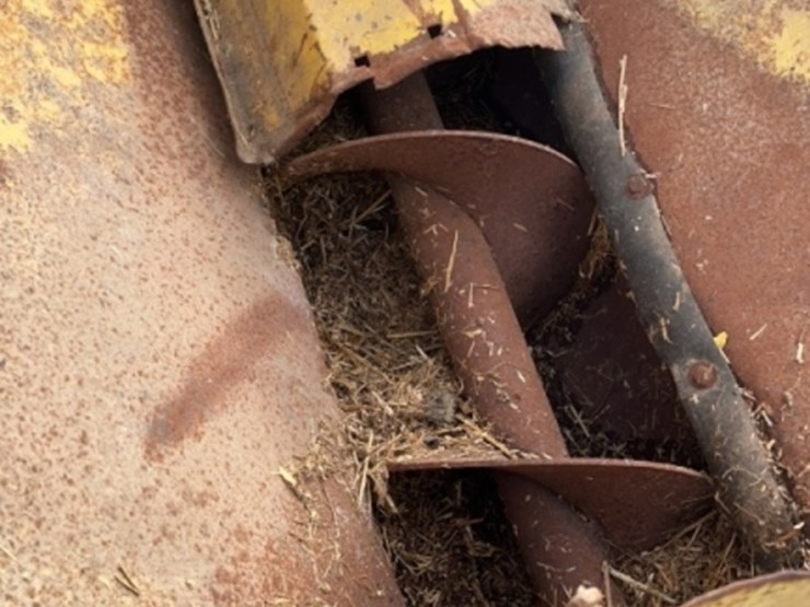 new-holland-355-image-7