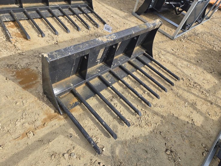 #6010-•-new-wolverine-skid-steer-x-treme-manure-fork-63"-w-image-1