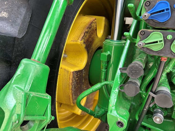 2014-john-deere-8270r-image-75