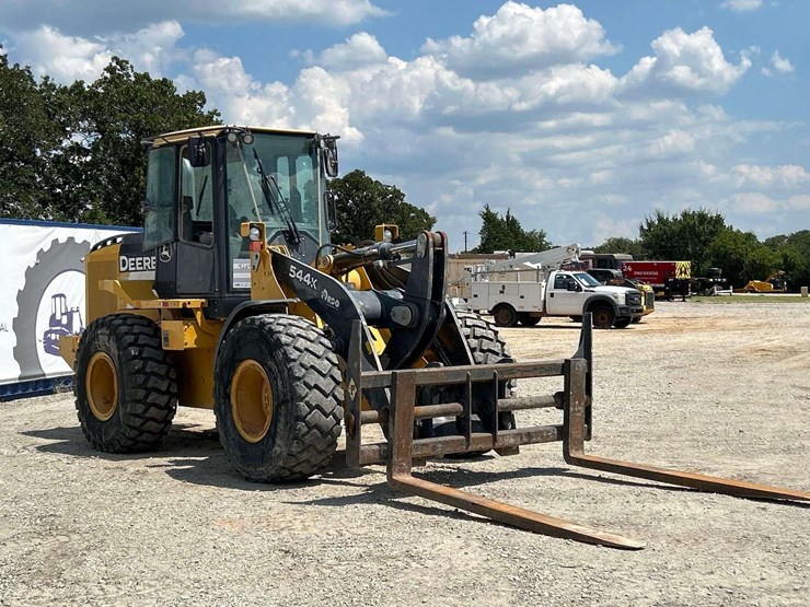 2015-deere-544k-image-4