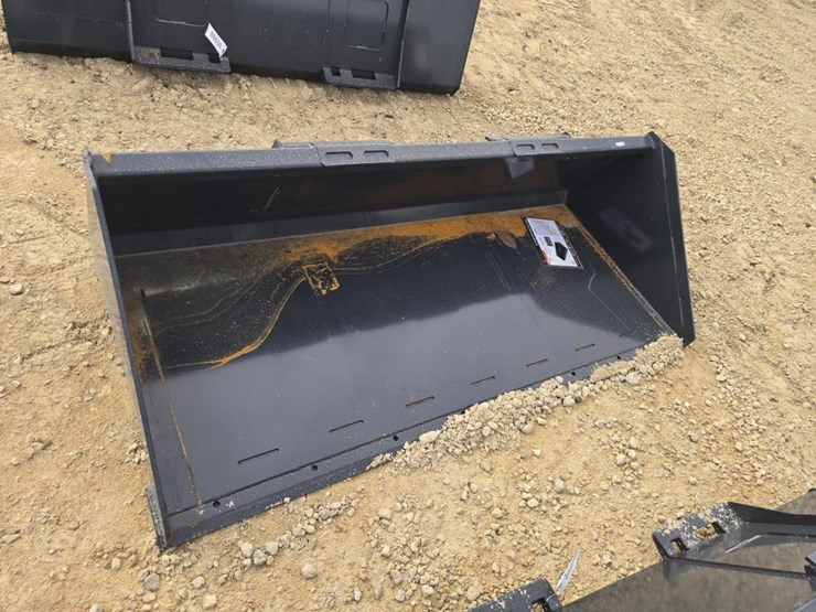 #6002-•-new-wolverine-track-duty-84"-bucket-lpb-11-84w-image-2