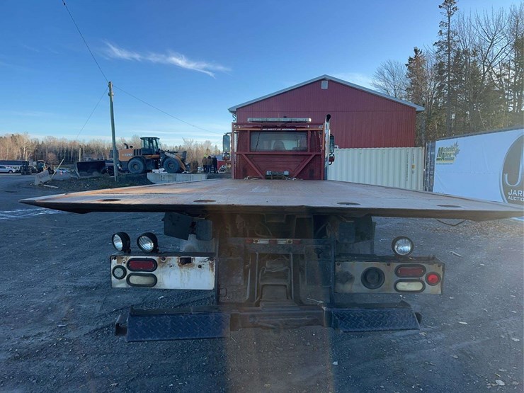 2004-international-4400-image-6