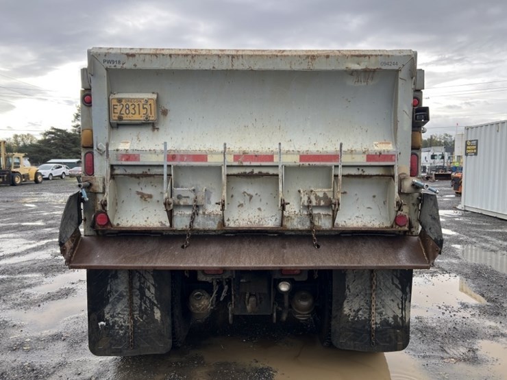 2009-international-7600-image-5