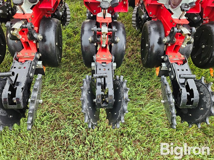 2007-white-8524c-24r20-planter-image-20