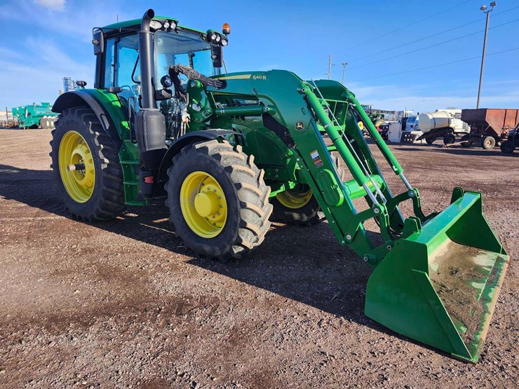 2023-john-deere-6155m-image-2