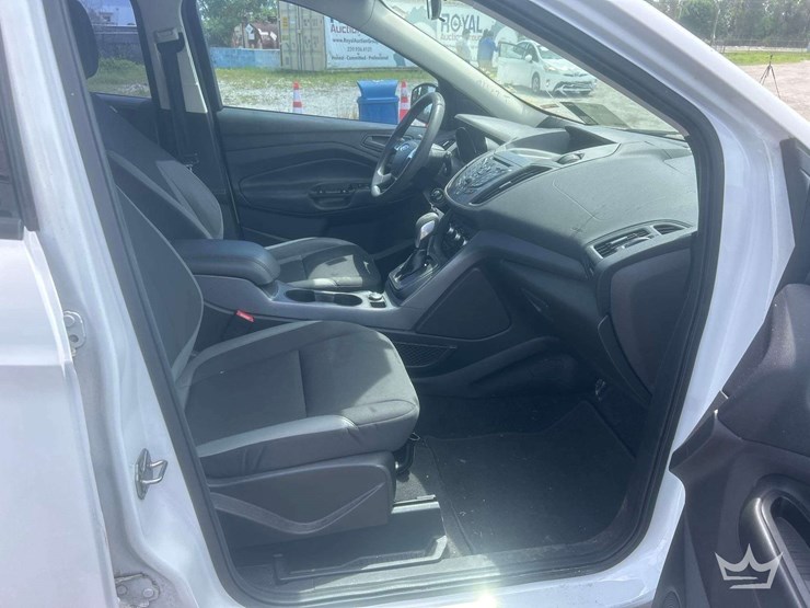 2015-ford-escape-image-23