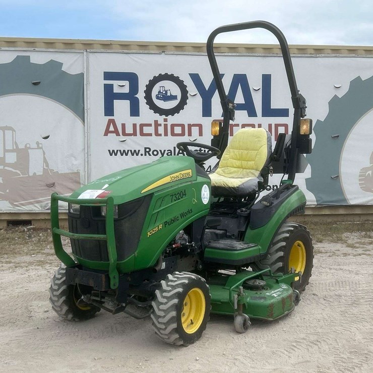 John Deere 1025R Sub-Compact Tractor Mower