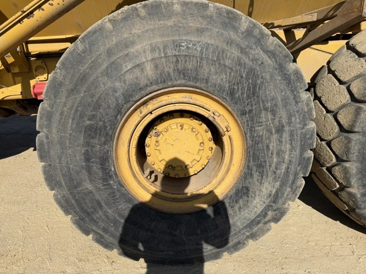 2010-caterpillar-740-image-84