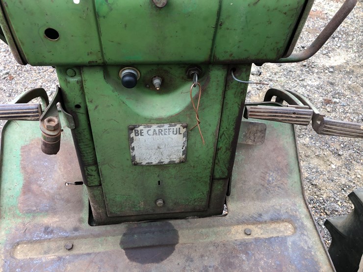 john-deere-4010-image-9