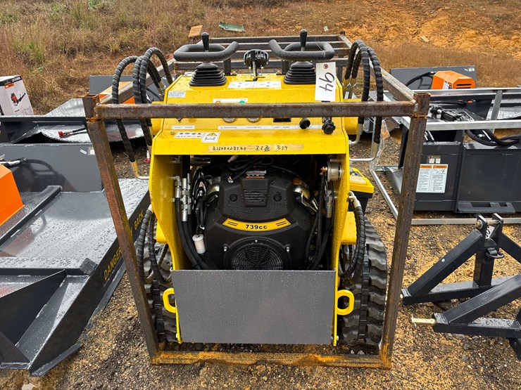 #94-•-land-hero-mini-skid-steer-image-2