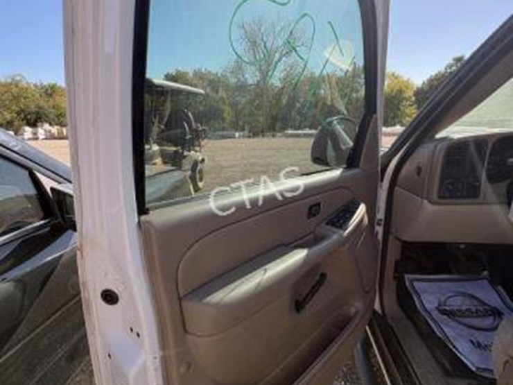 2005-chevrolet-tahoe-image-6