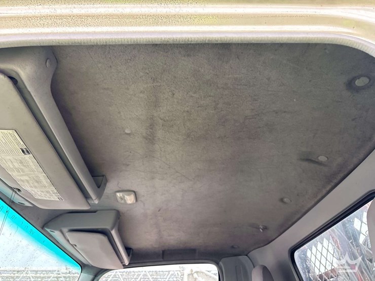 2008-isuzu-npr-image-22