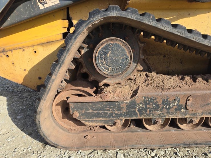 john-deere-329d-image-43