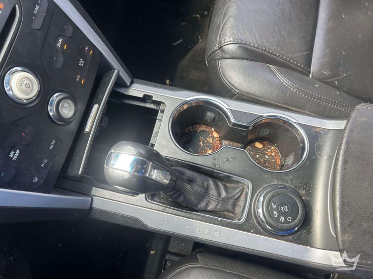 2015-ford-explorer-image-5