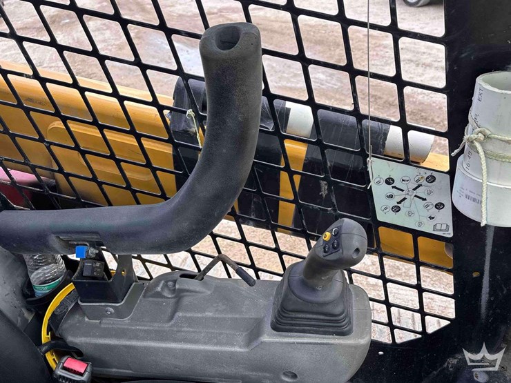 2023-caterpillar-259d3-image-22