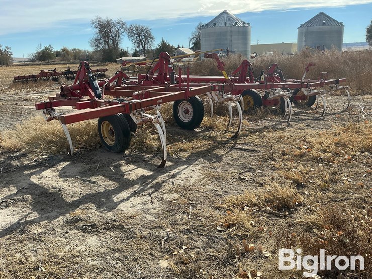 wilrich-30'-field-cultivator-image-7