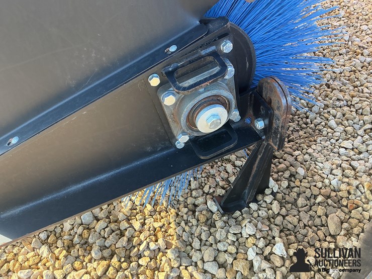 erskine-ab840hdx-84”-power-broom-attachment-image-16